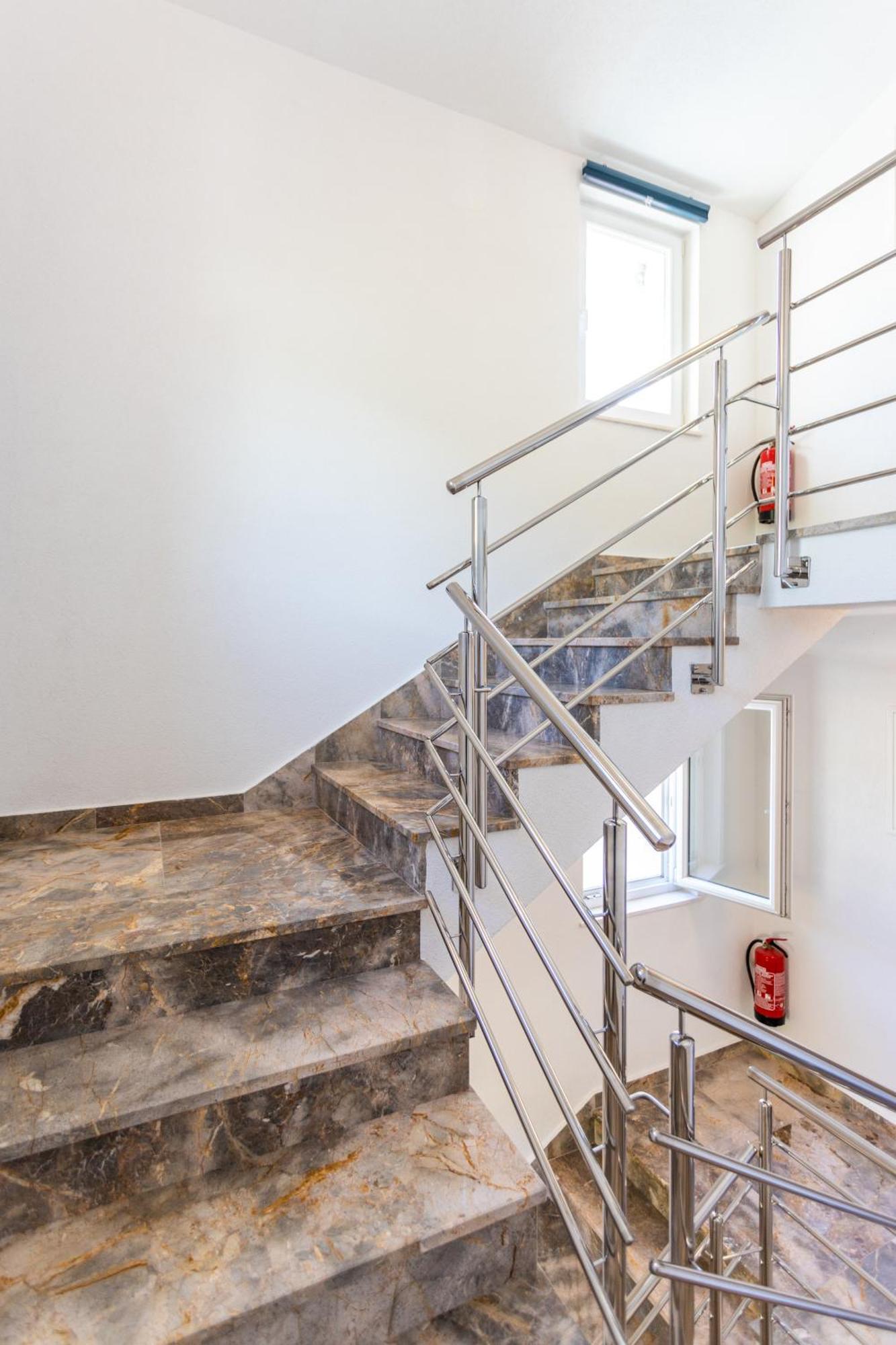 Villa Ana Perfect For Families With Kids And Groups,House With Heated Pool Podstrana Ngoại thất bức ảnh